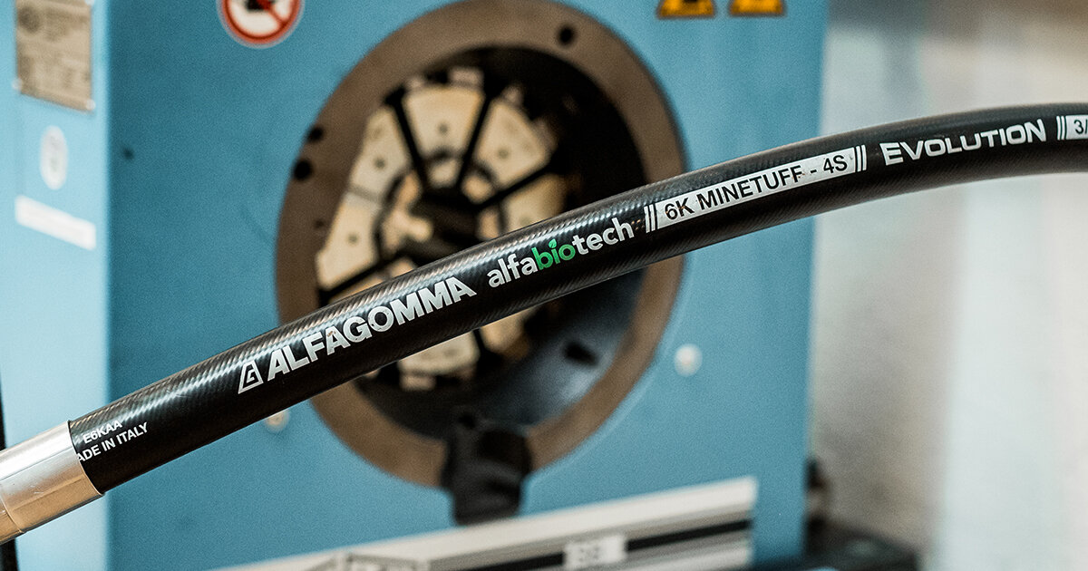 شیلنگ هیدرولیک چهار لایه سیم با سرشیلنگی مستقیم37DEG. UNF دارای گواهی تست